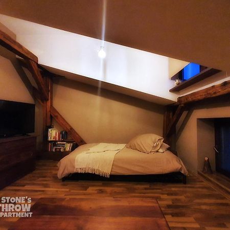 A Stone'S Throw Apartment Cracóvia Exterior foto