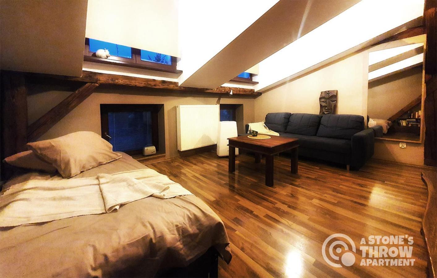 A Stone'S Throw Apartment Cracóvia Exterior foto